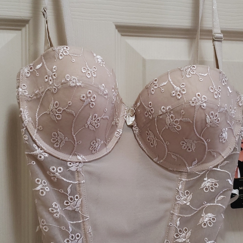 Rene Rofe elegant corset - Picture 6 of 10